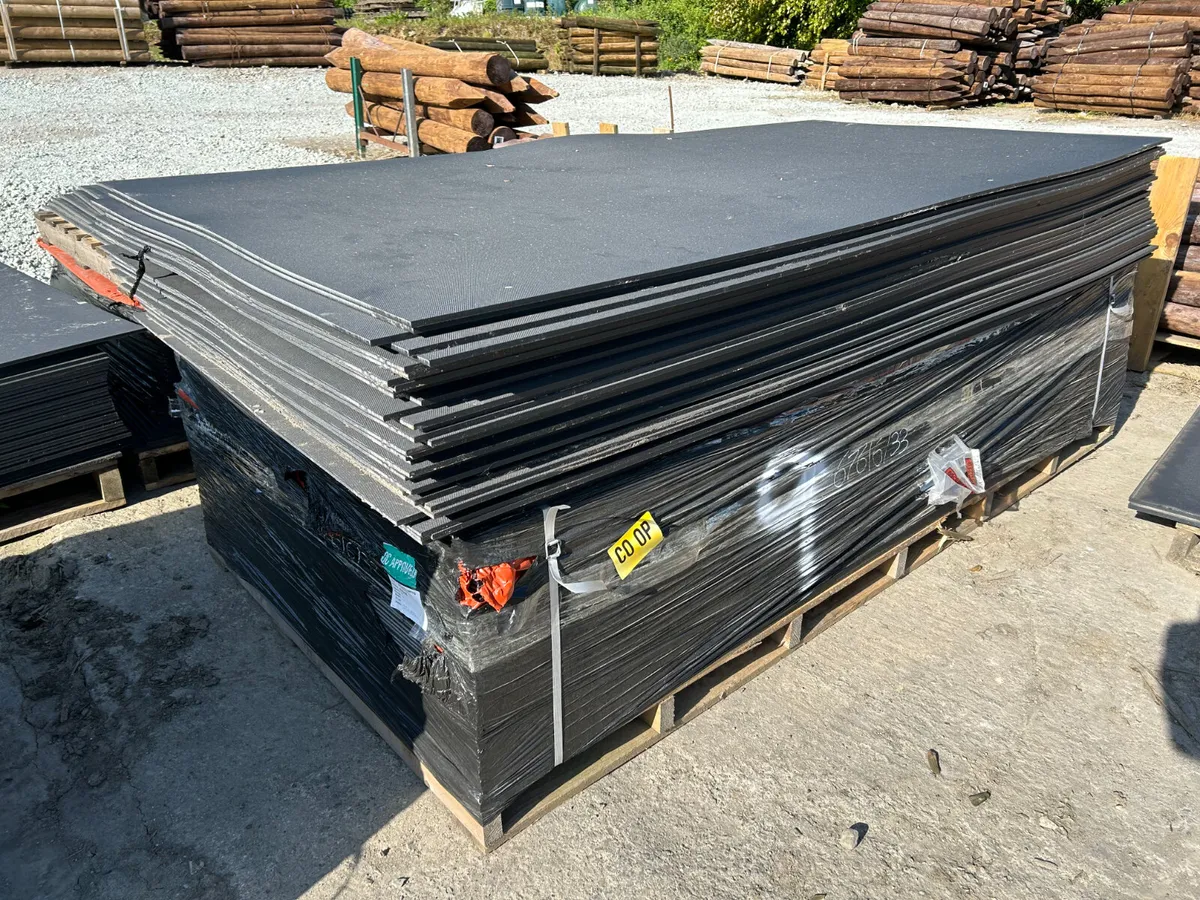 STOCK BOARD AT FRS FENCING TINAHELY - Image 2