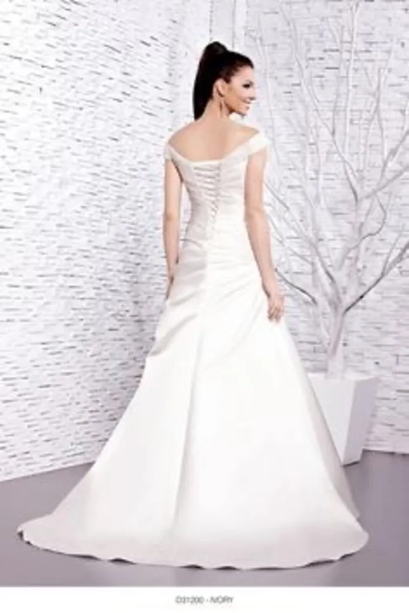 Wedding dress - Image 2