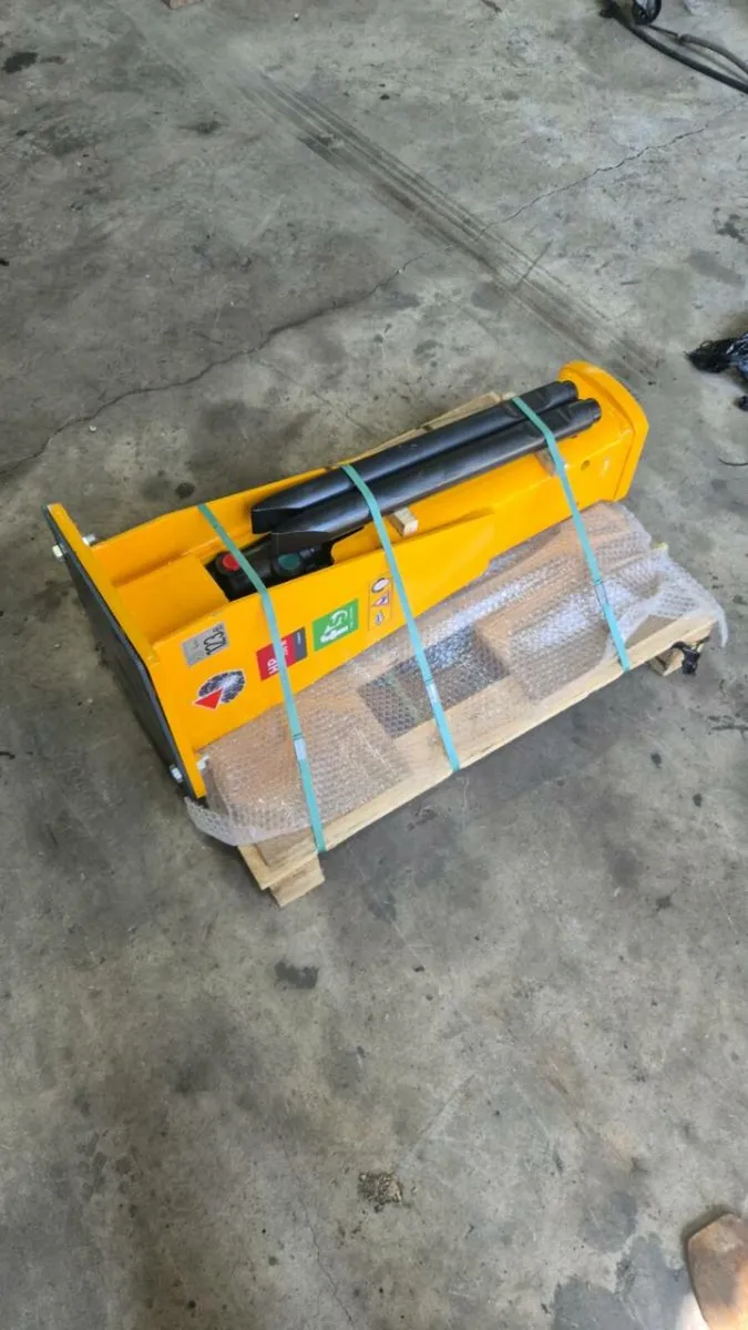 BUCKETS 1.5T - 13TON & ATTACHMENTS - Image 2