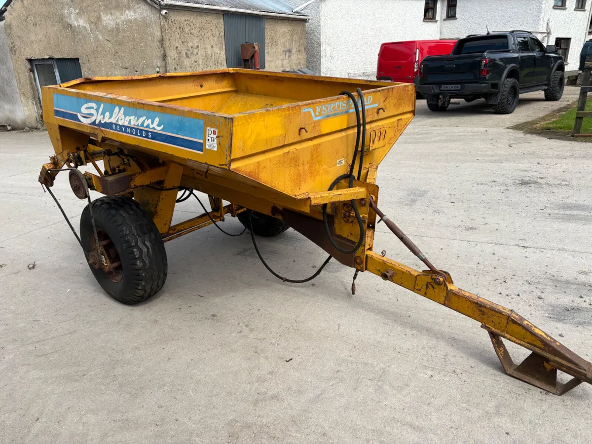 Lime spreader - Image 1