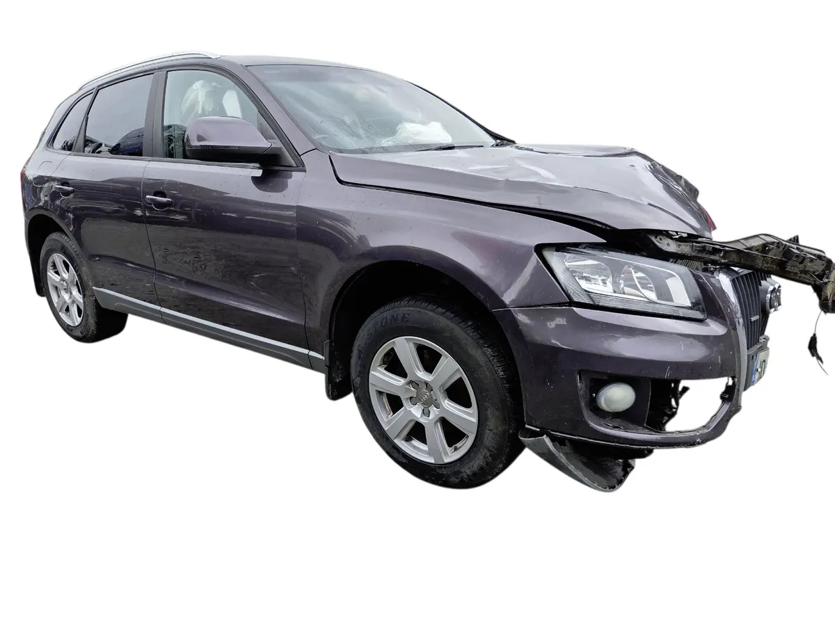 2010 AUDI Q5 For Breaking/Dismantling - Image 1