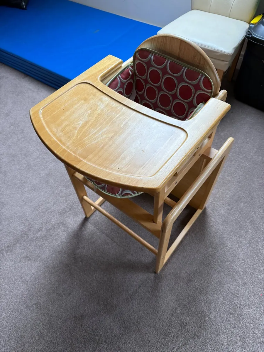 Baby high chair - Image 1