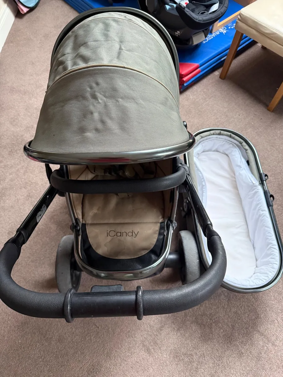 iCandy Pram & bassinet - Image 1