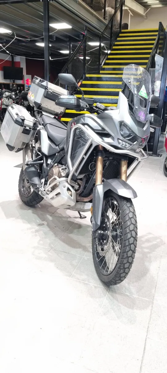 Honda CRF1100 Africa Twin Manual - Image 3