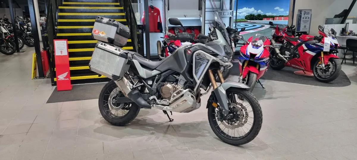 Honda CRF1100 Africa Twin Manual - Image 2