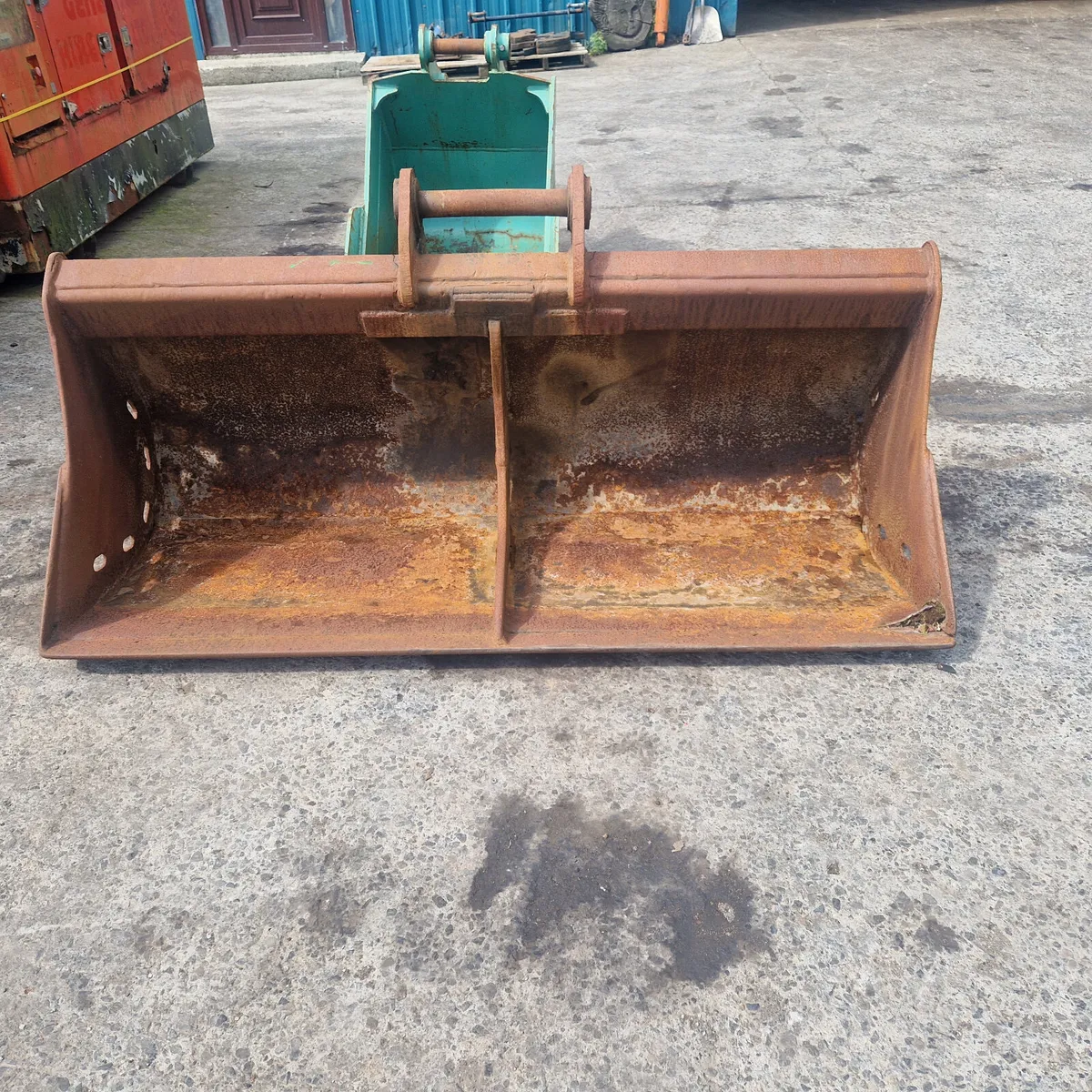 Grading bucket - Image 1