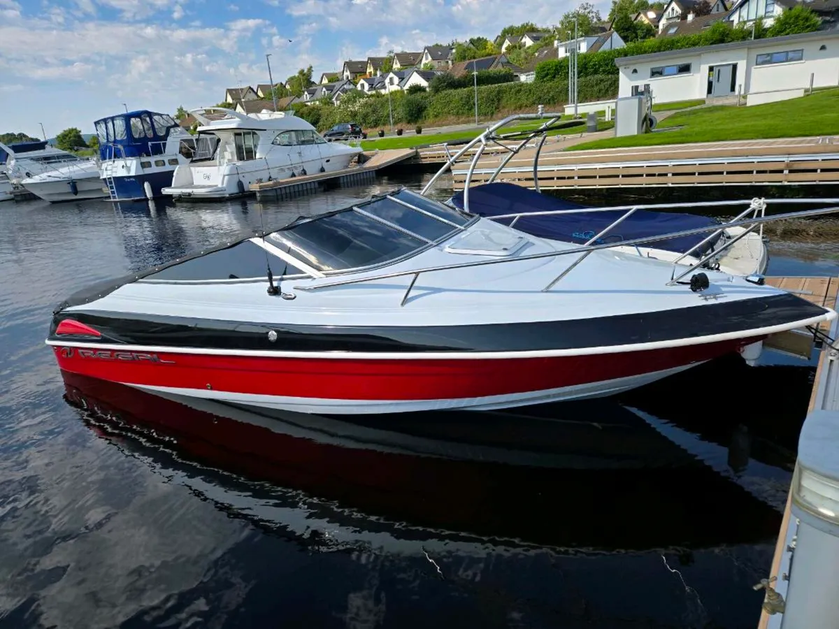 Regal boat - Image 3