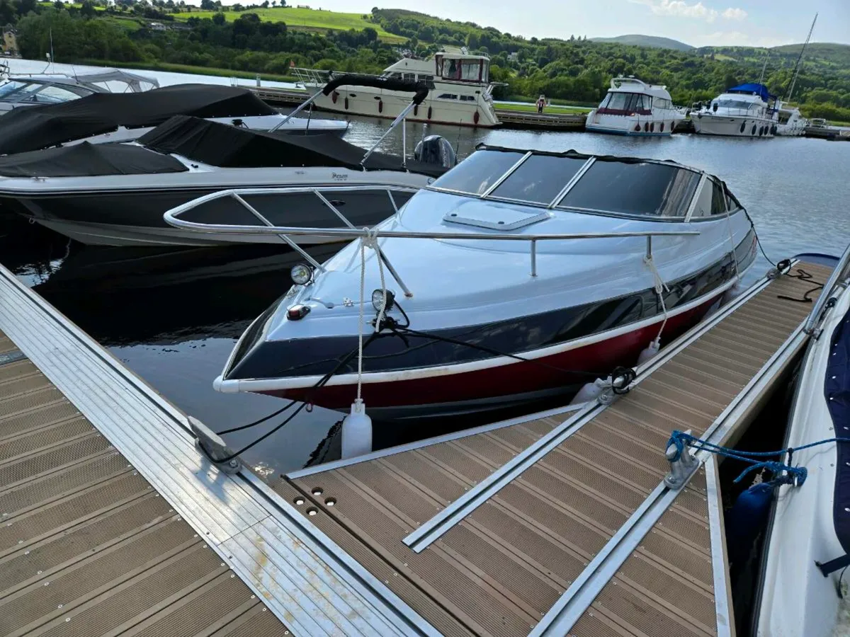 Regal boat - Image 4