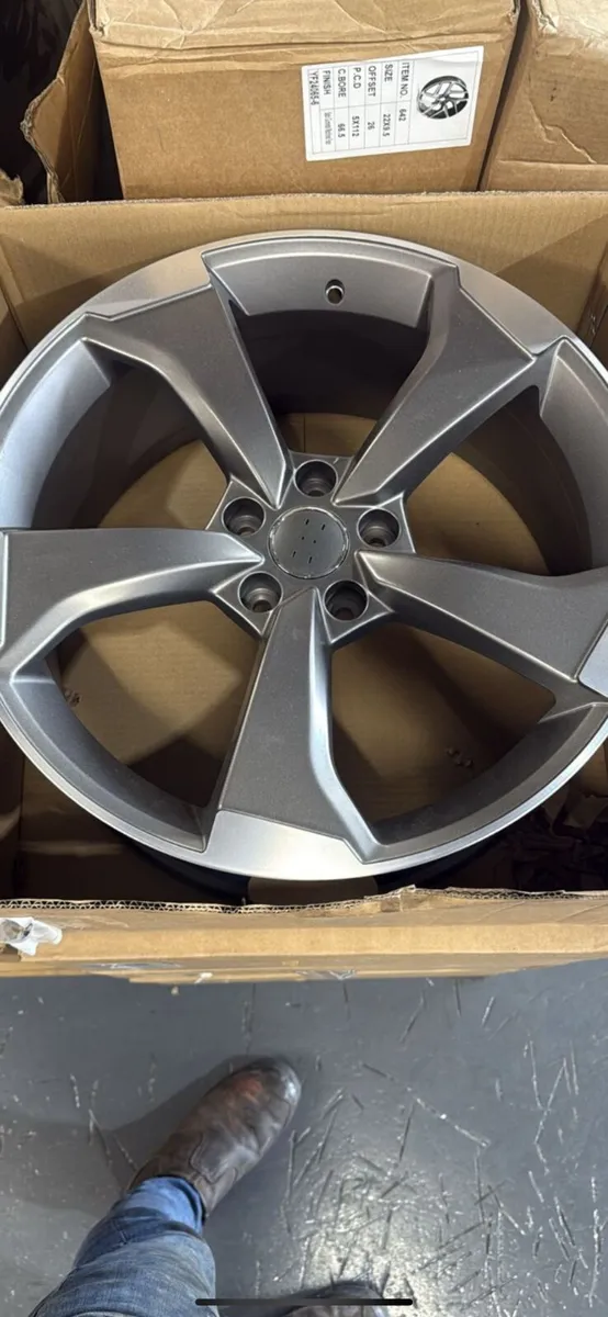 19” Ttrs alloy and tyres 5x112