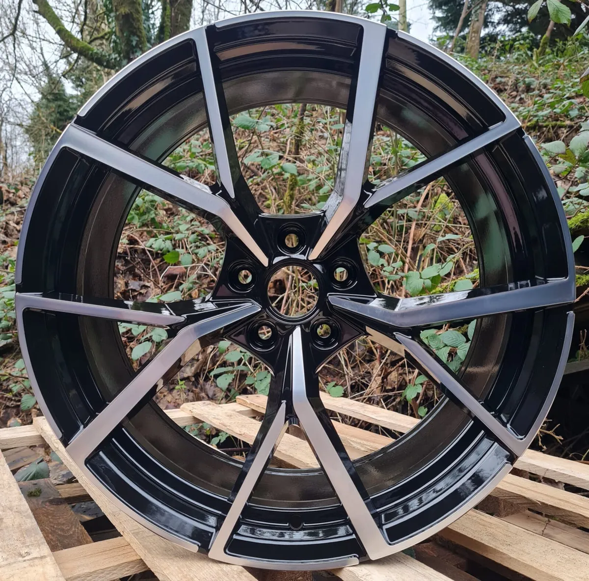 18” estrol 5x112 black / polished face