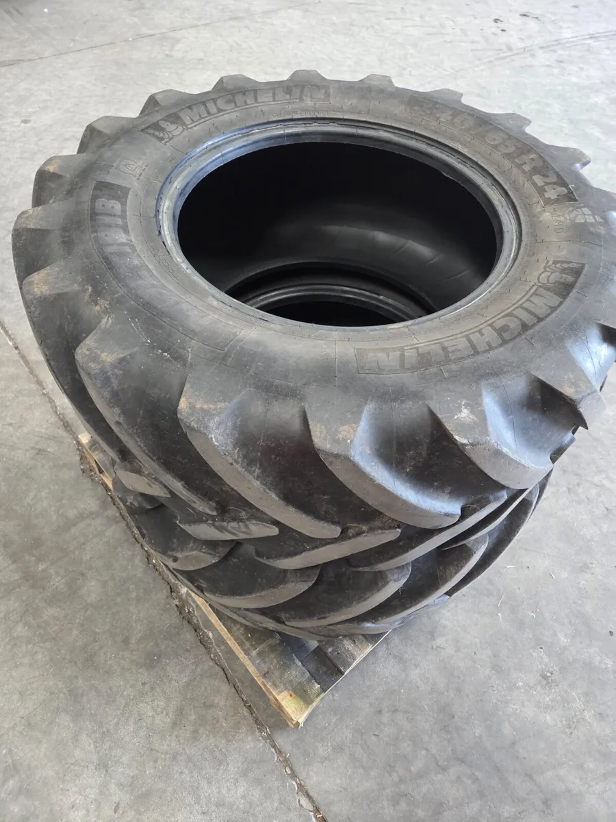 2 Michelin Tyres - Image 2