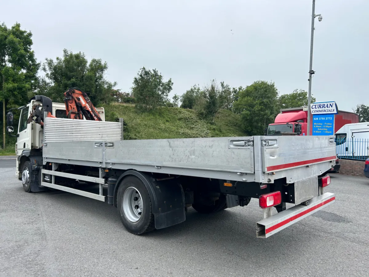 2016 Daf cf 370  4x2 18 ton flat with crane - Image 4