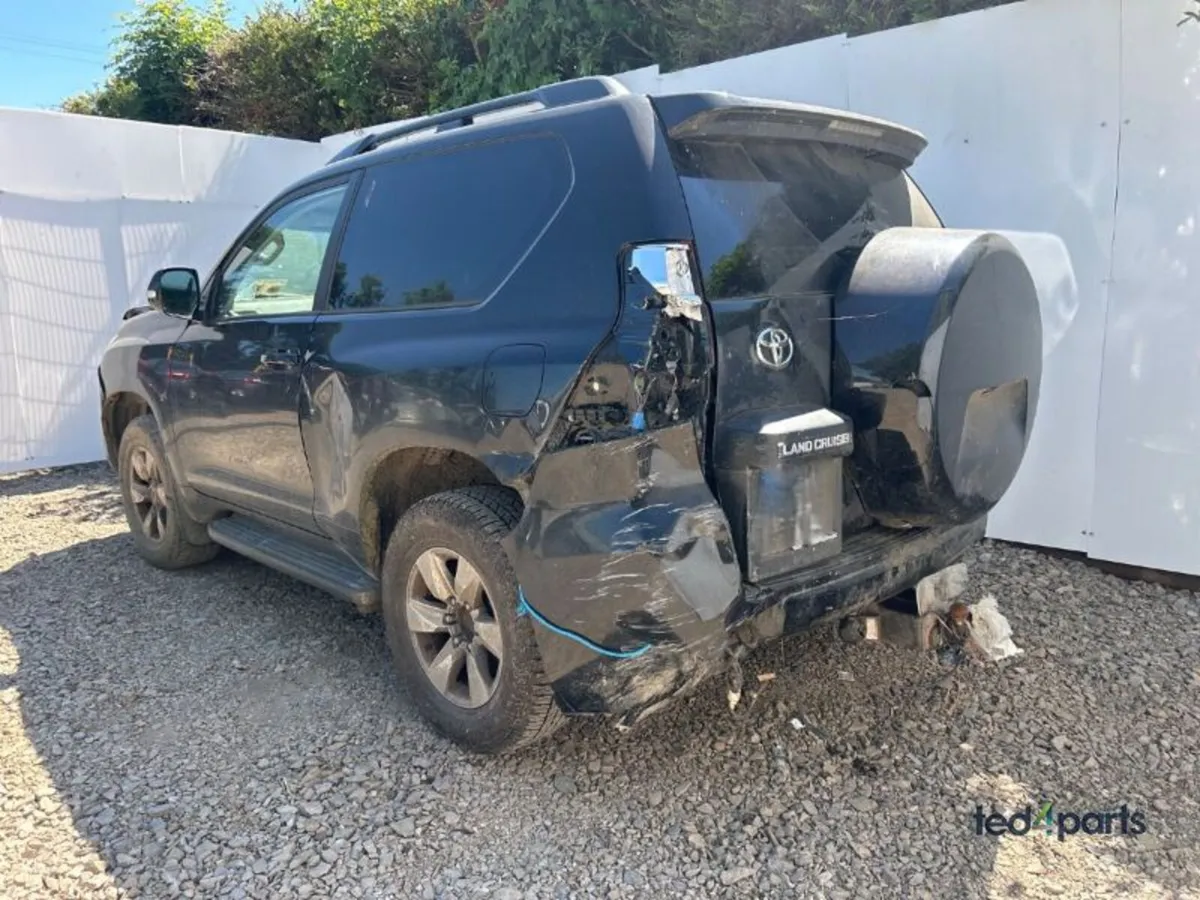 2021 TOYOTA LANDCRUISER Breaking for parts - Image 3