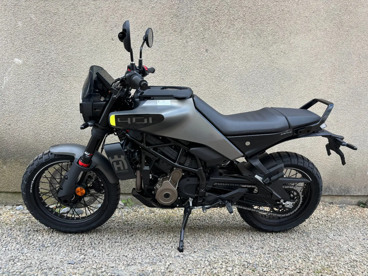 2025 Husqvarna Svartpilen 401 - New Unregistered - Image 3