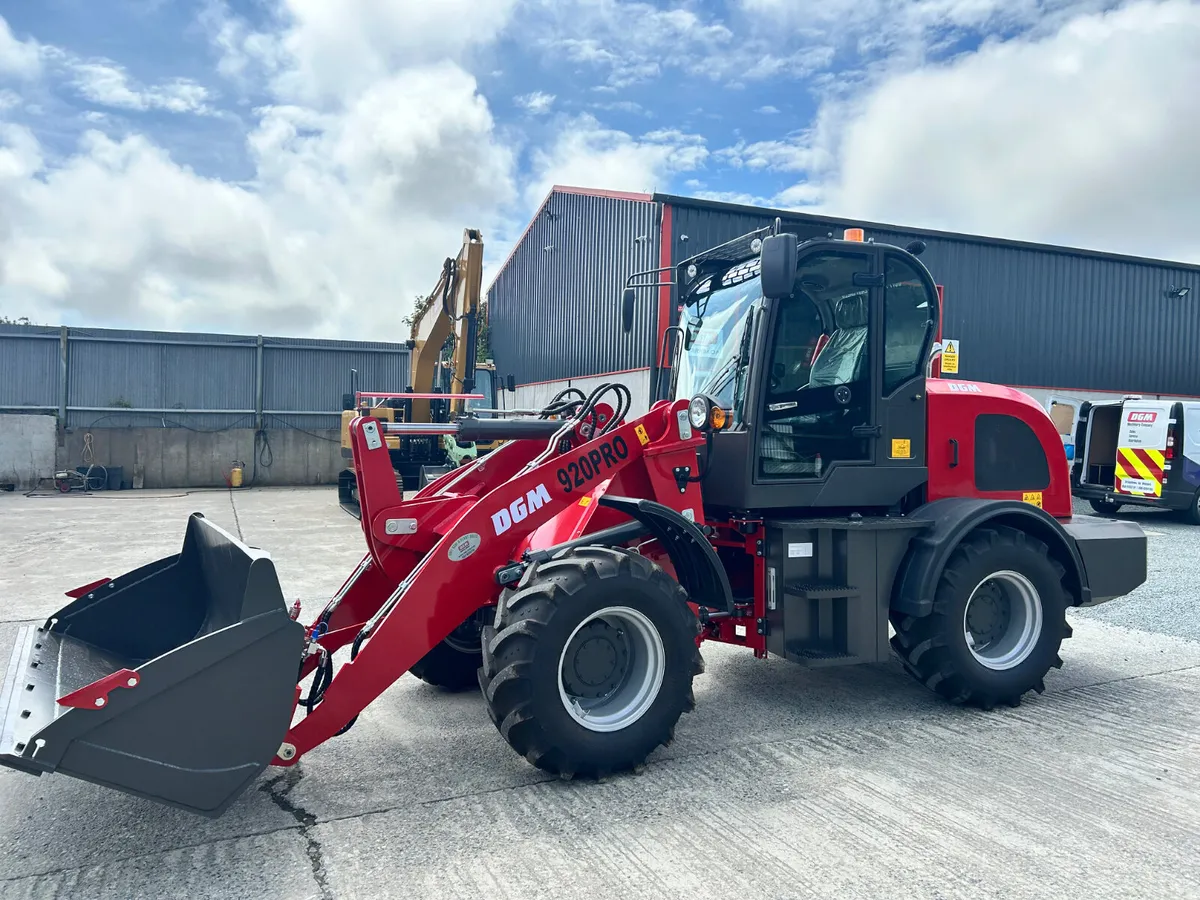 New DGM 920 loader - Image 1