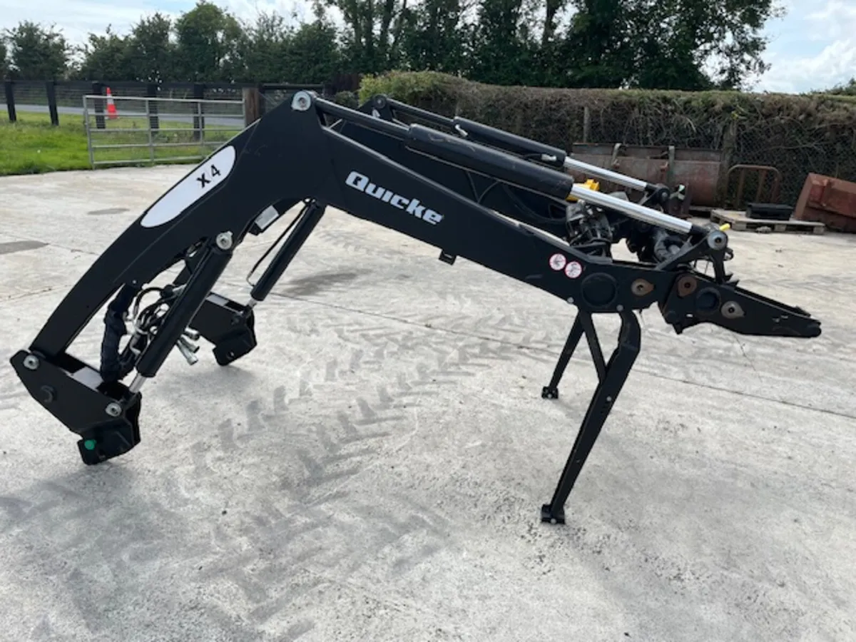 Quicke X4 Power Loader - Image 3