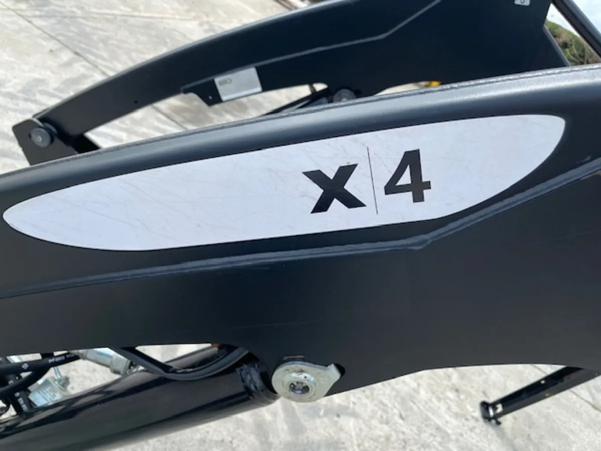 Quicke X4 Power Loader - Image 2