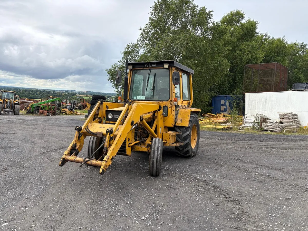 MF 50HX 2WD Loading Shovel - Image 4