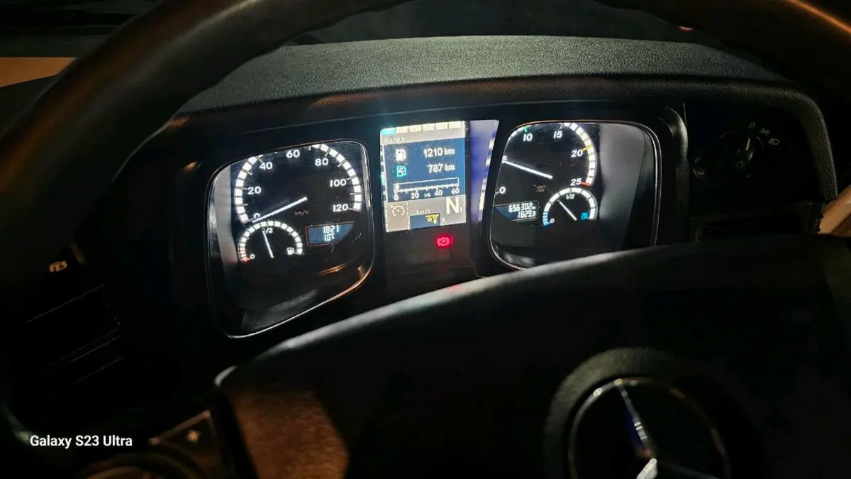Mercedes Actros QUICK SALE!!!!! - Image 3