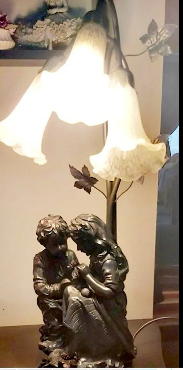 Large bronze lamp with 3 mottled glass shades - Image 1