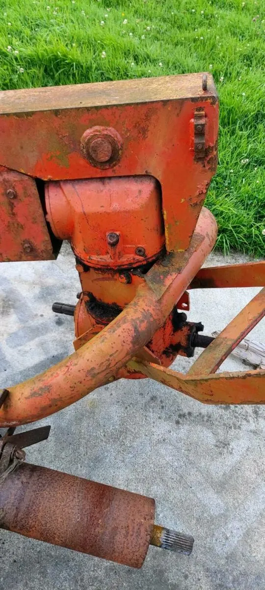 Kuhn Giro swivel box. - Image 1