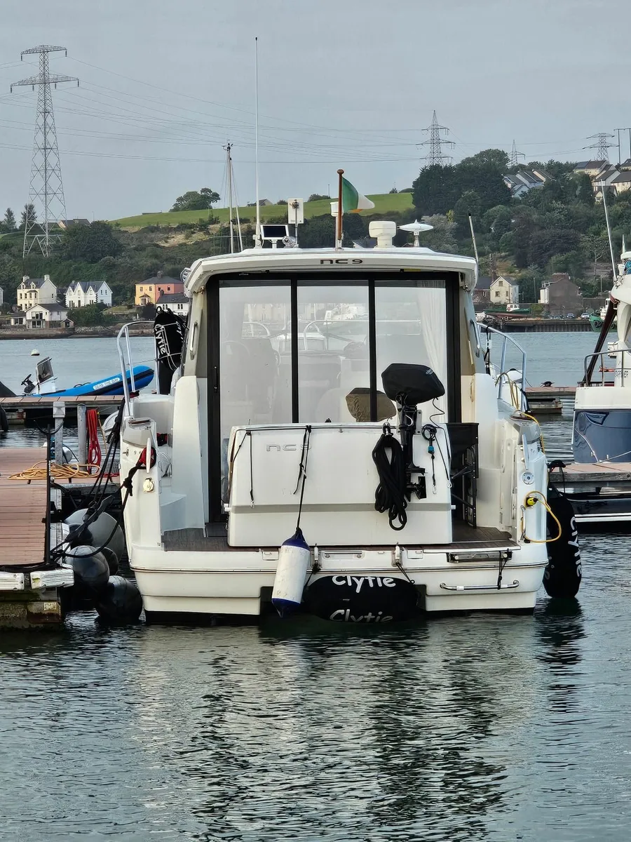 Jeanneau NC9 Cruiser 2013 with tender - Image 3