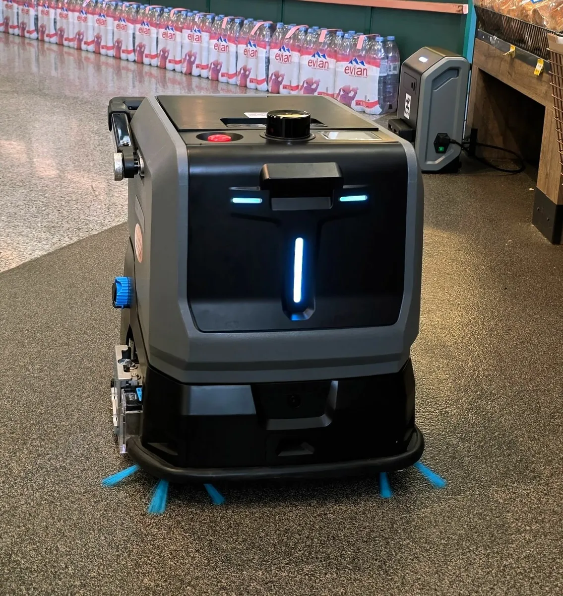 Commercial Robotic scrubberdryer - Image 1