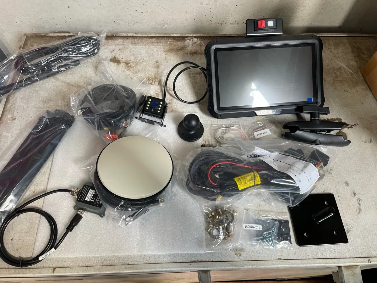 ChcNav Guide 10 Gps System Inc Camera - Image 2