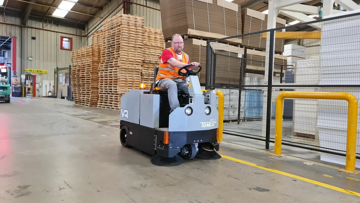 VR Sweeper – Compact, Powerful Made in USA - Image 3