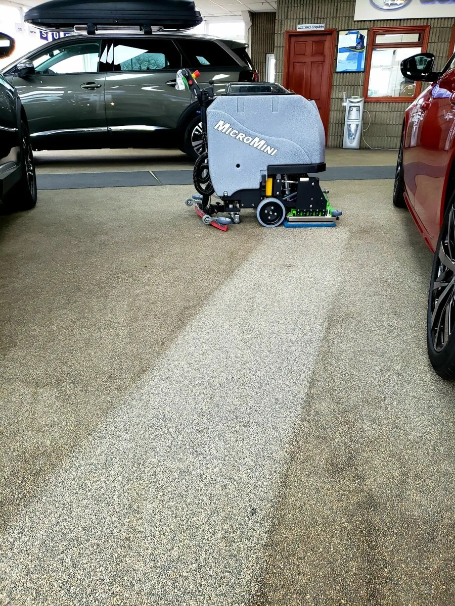 Tomcat MicroMini Scrubber Dryer – Garage floors - Image 3