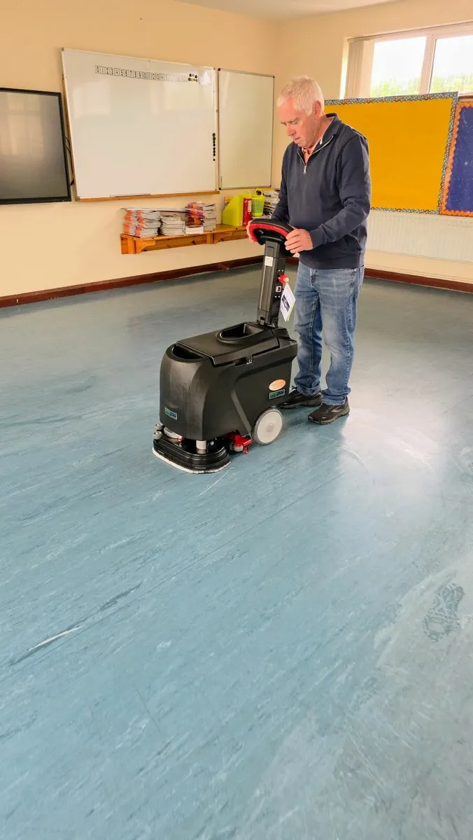 Bravo 2 Scrubber Dryer Floor cleaner - Image 3