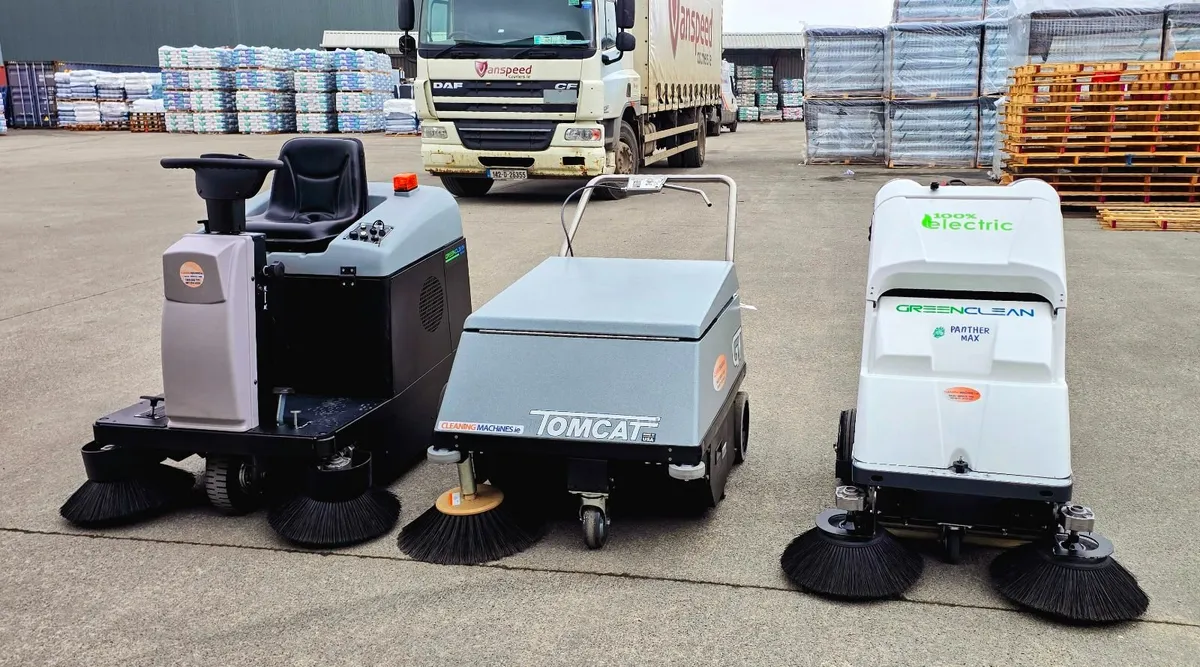 Warehouse & Yard Sweepers for Sale – New and used - Image 1