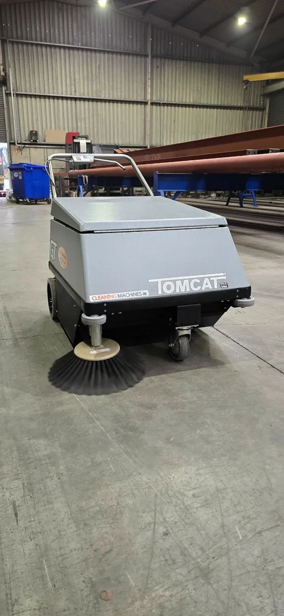 Warehouse & Yard Sweepers for Sale – New and used - Image 3