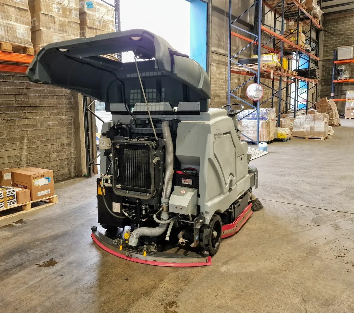 Nilfisk SC8000 Propane Ride-On Scrubber Dryer - Image 4