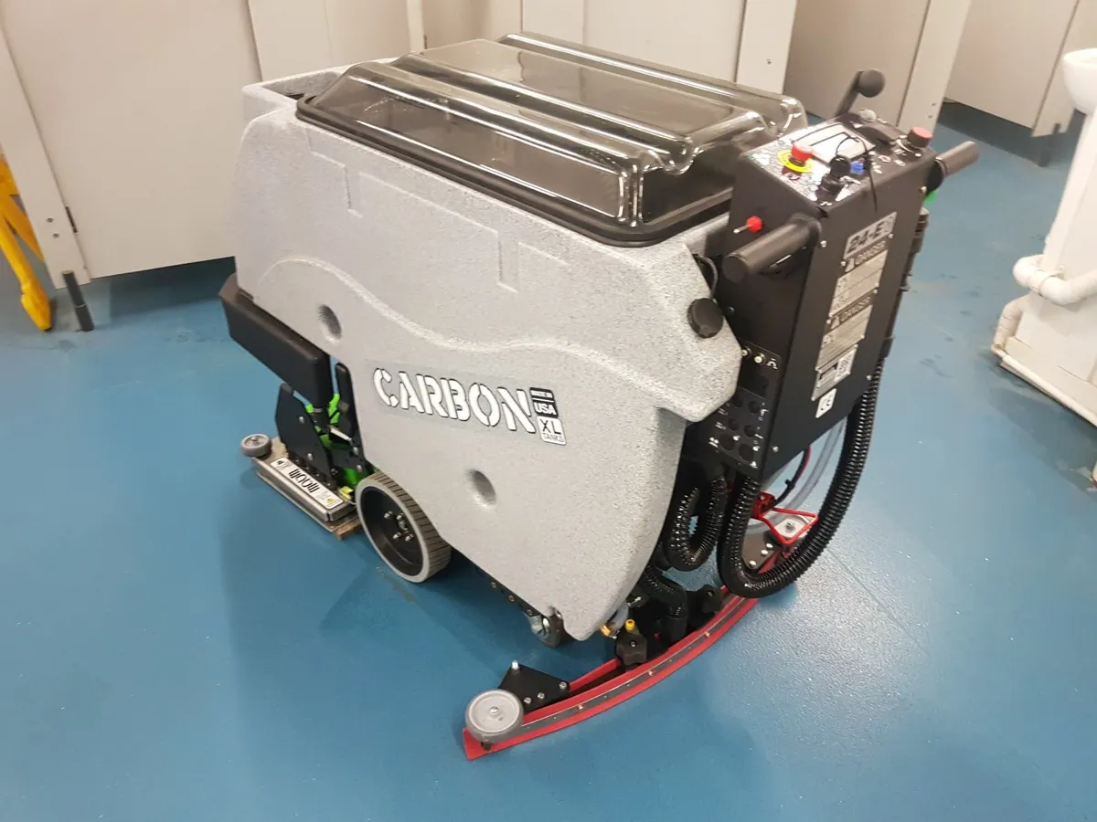 Tomcat Carbon 24E Heavy-Duty Scrubber Dryer - Image 3