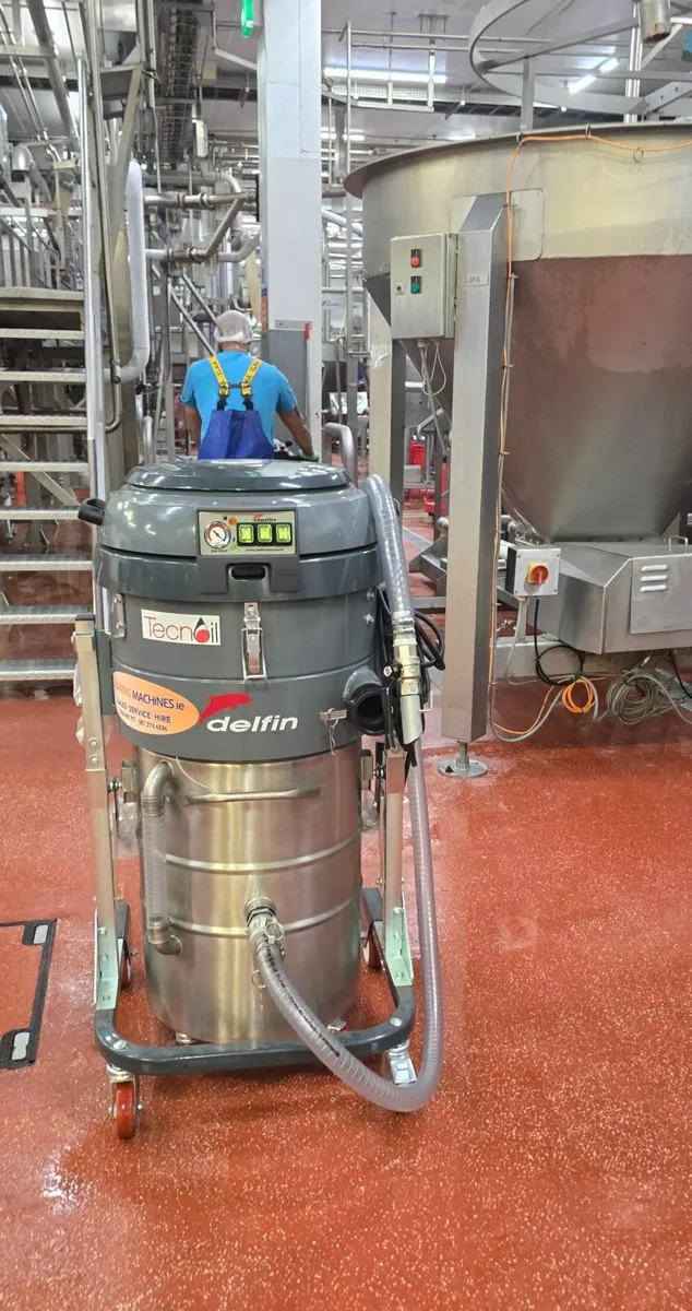 Delfin Industrial Vacuums – with warranty - Image 1