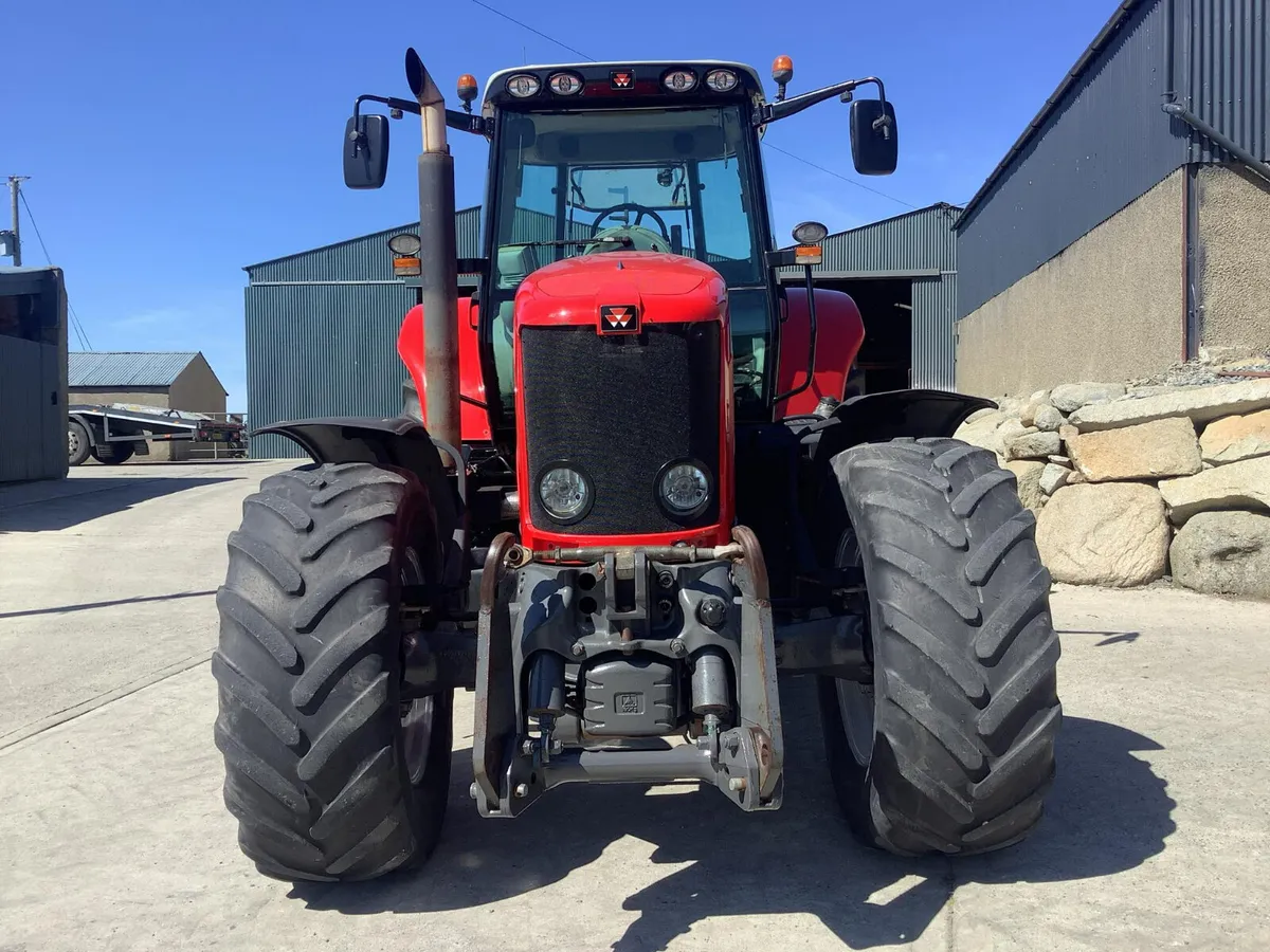 2009 MF 6495 - Image 2