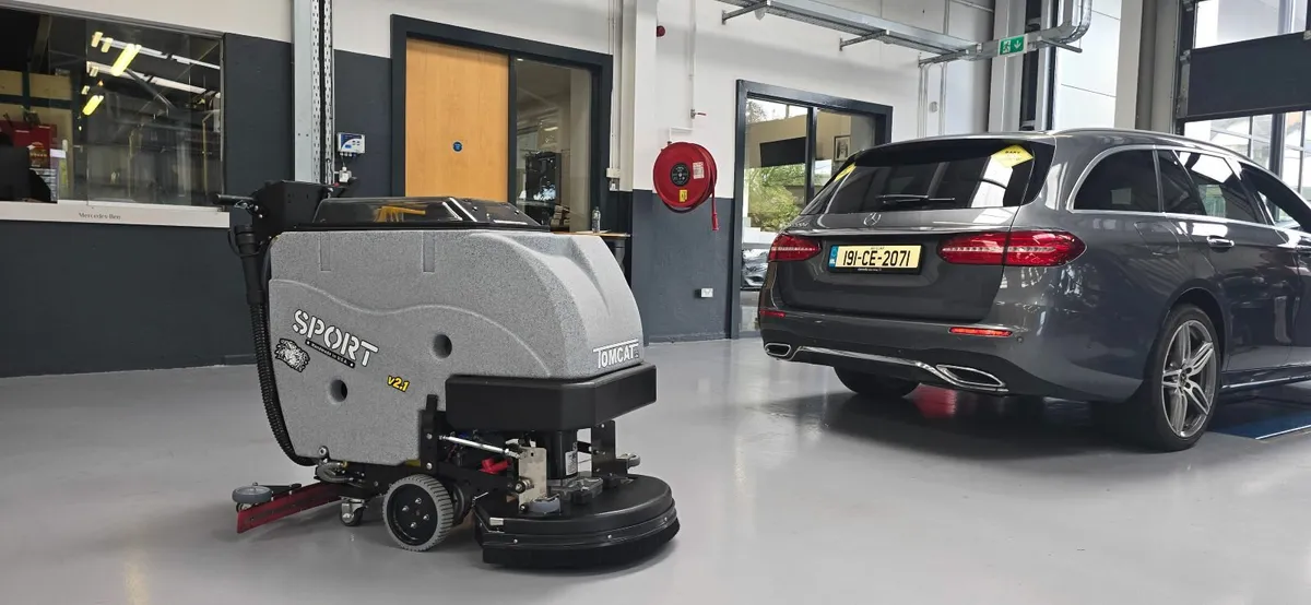 Tomcat Scrubber Dryers & Sweepers – Built in USA - Image 2