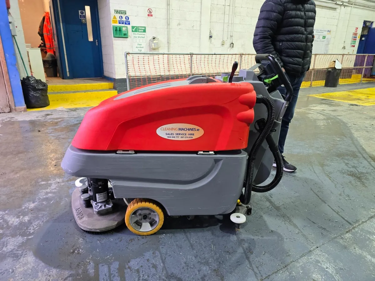 Hako B70 Walk-Behind Scrubber Dryer - Image 4