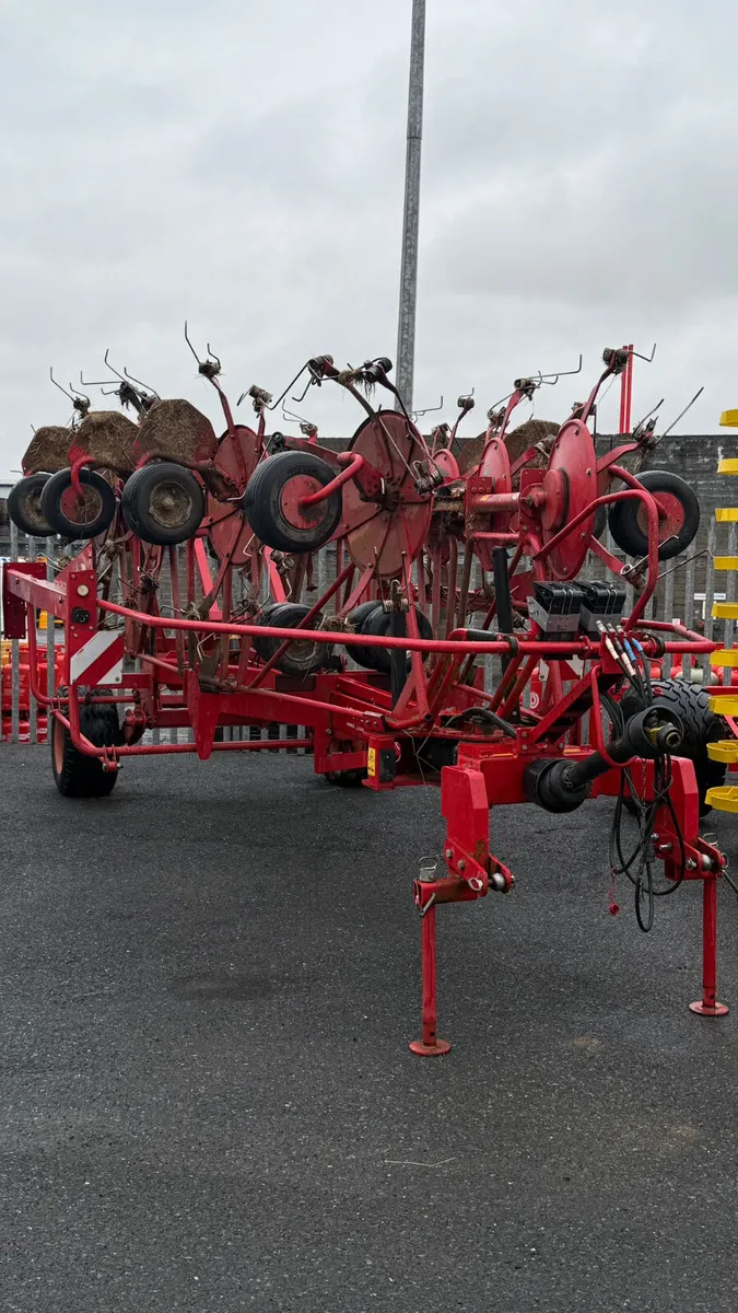 Lely Lotus 1250 Tedder - €15,000 + VAT - Image 1