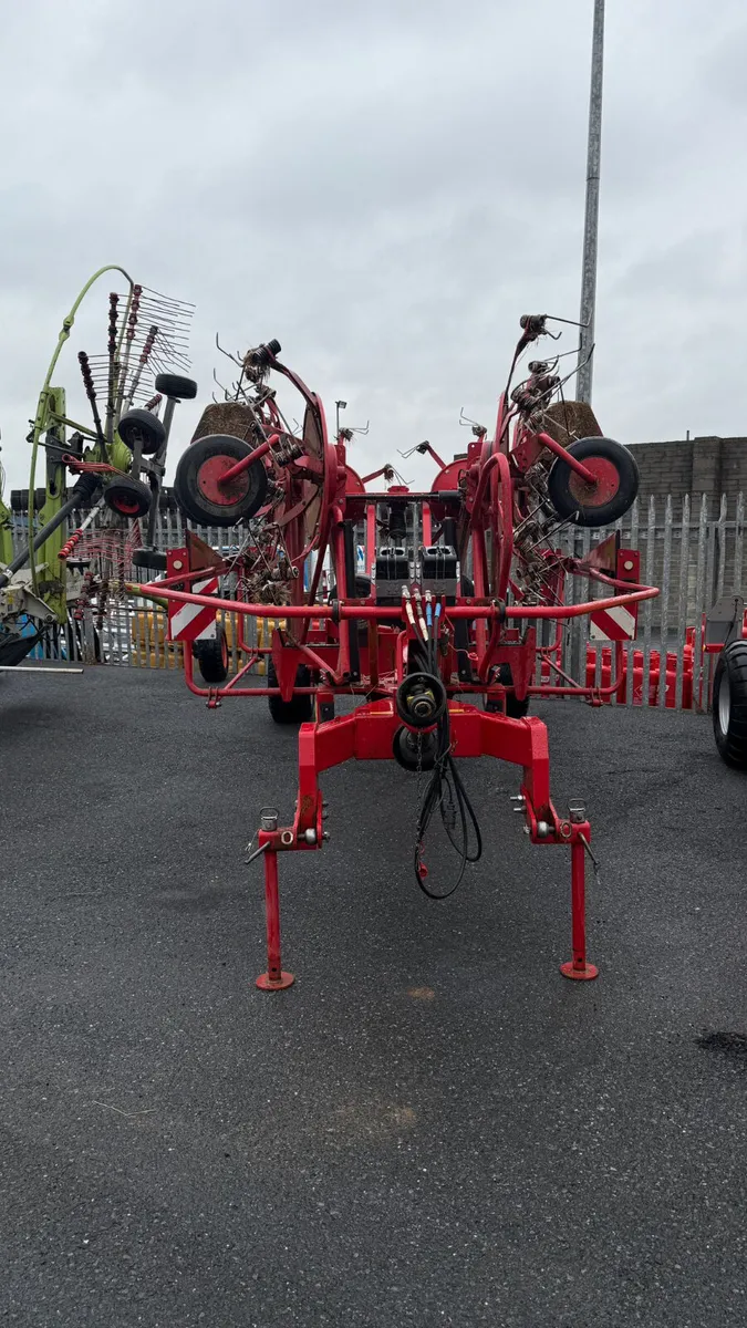 Lely Lotus 1250 Tedder - €15,000 + VAT - Image 2