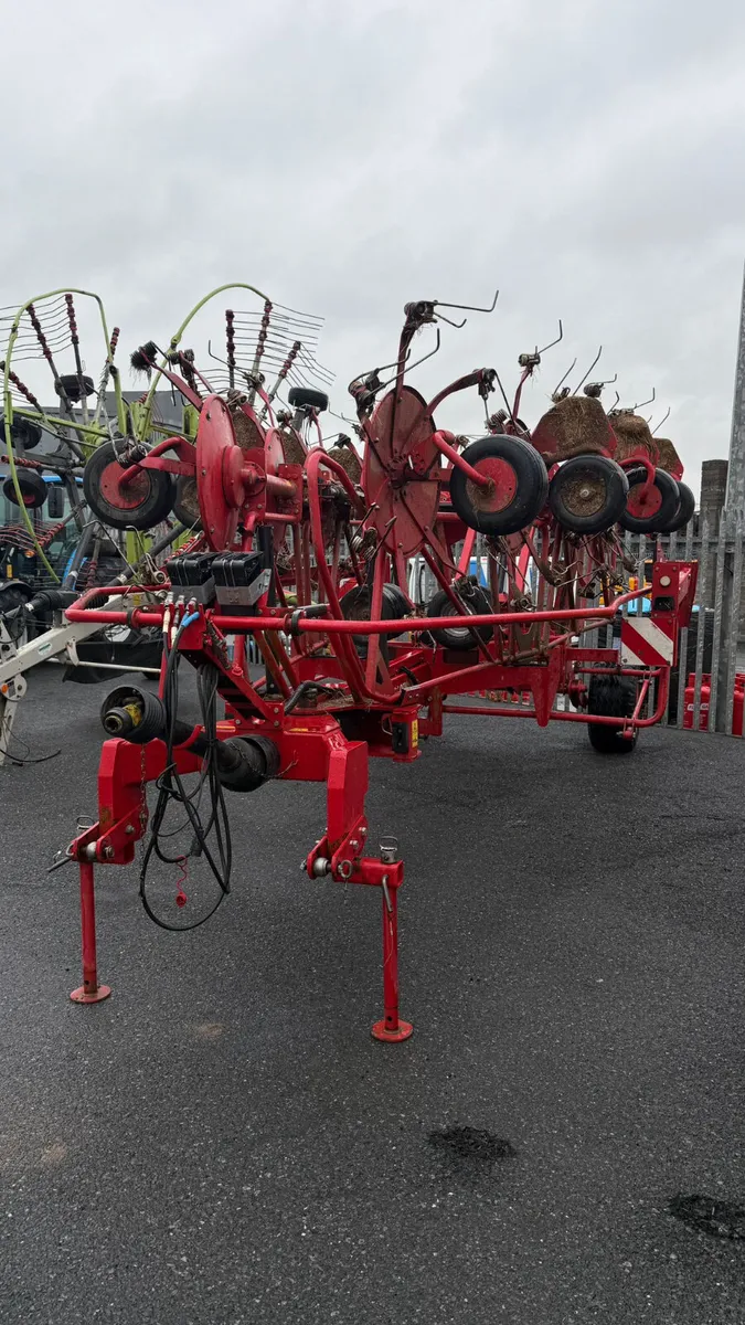 Lely Lotus 1250 Tedder - €15,000 + VAT - Image 3