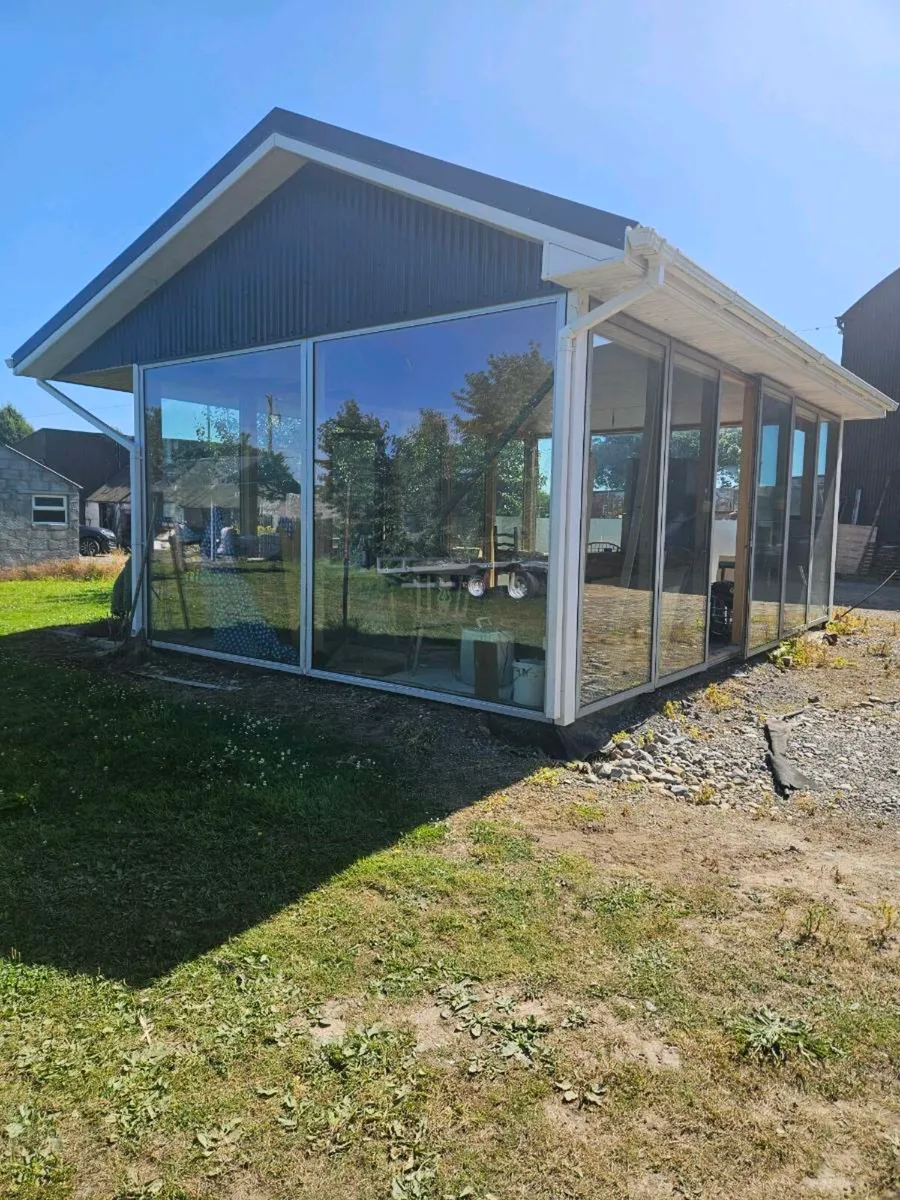 Large windows + Doors - Image 1