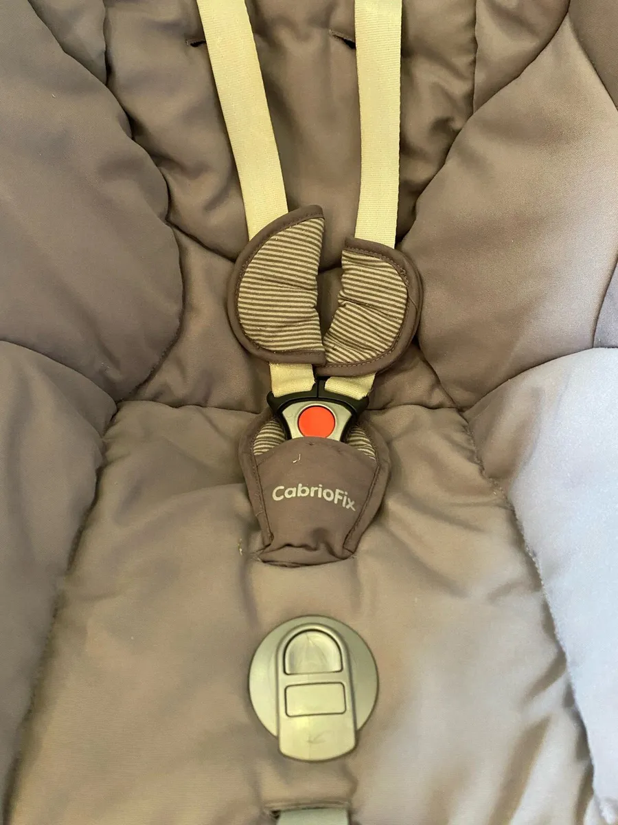 MaxiCosi isofix car seat - Image 4