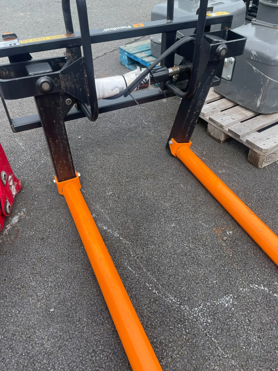 New Quicke Flexibal Bale Handler - Image 1