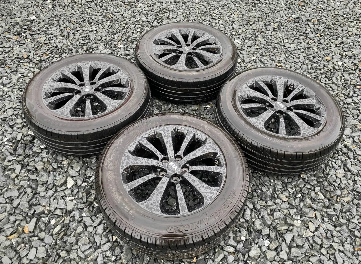 Like New Kia Sorento 18inch 5x114.3 - Image 1