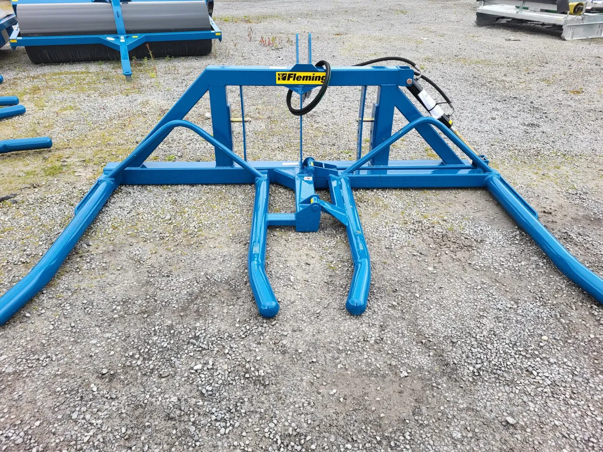 New Fleming Double Bale Lifters - Image 4