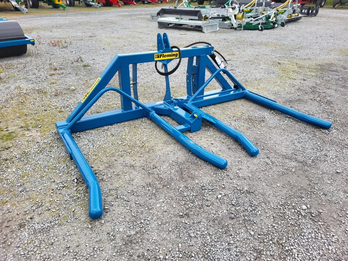 New Fleming Double Bale Lifters - Image 3