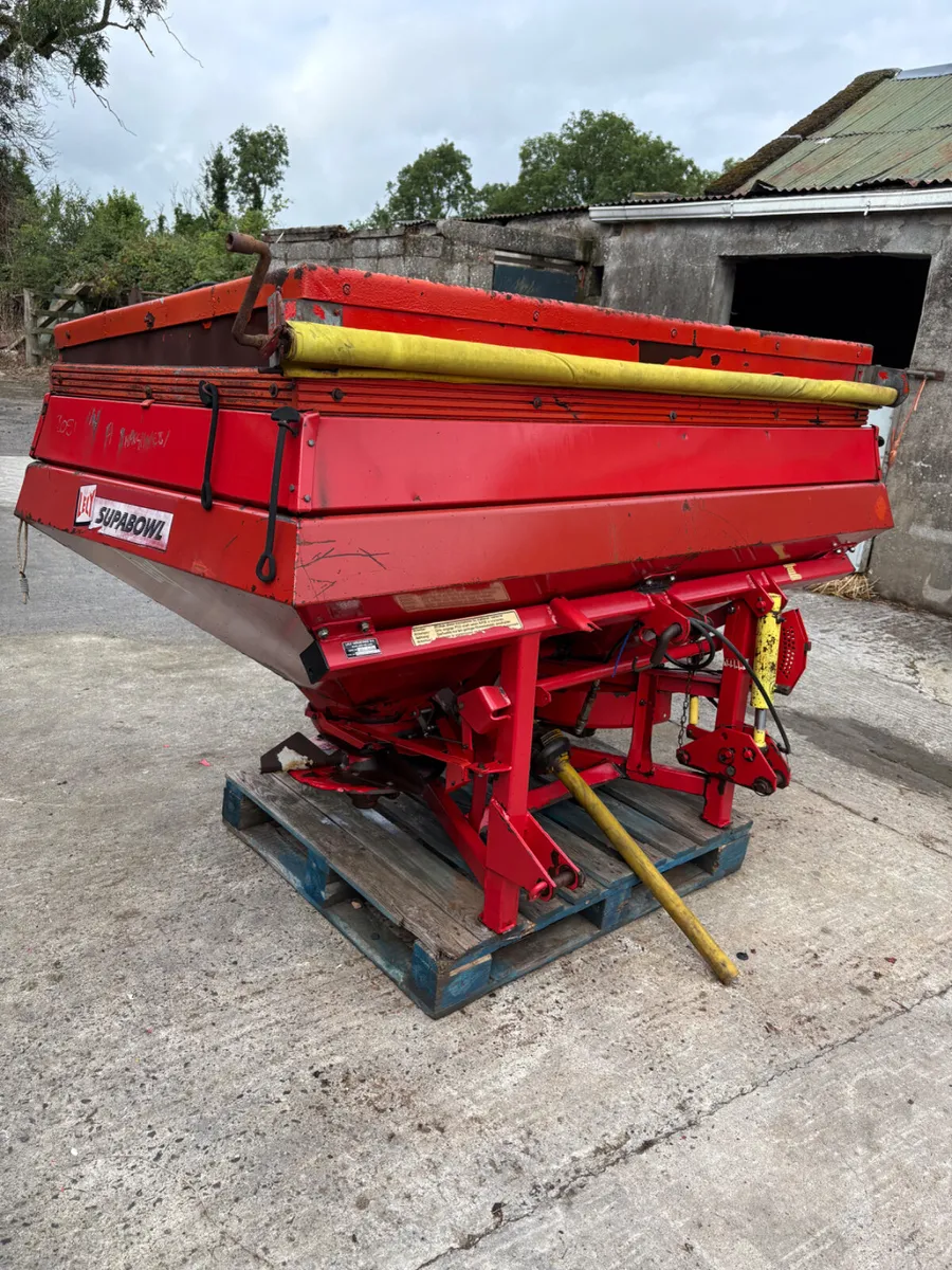 Lely  Fertiser spreader - Image 1