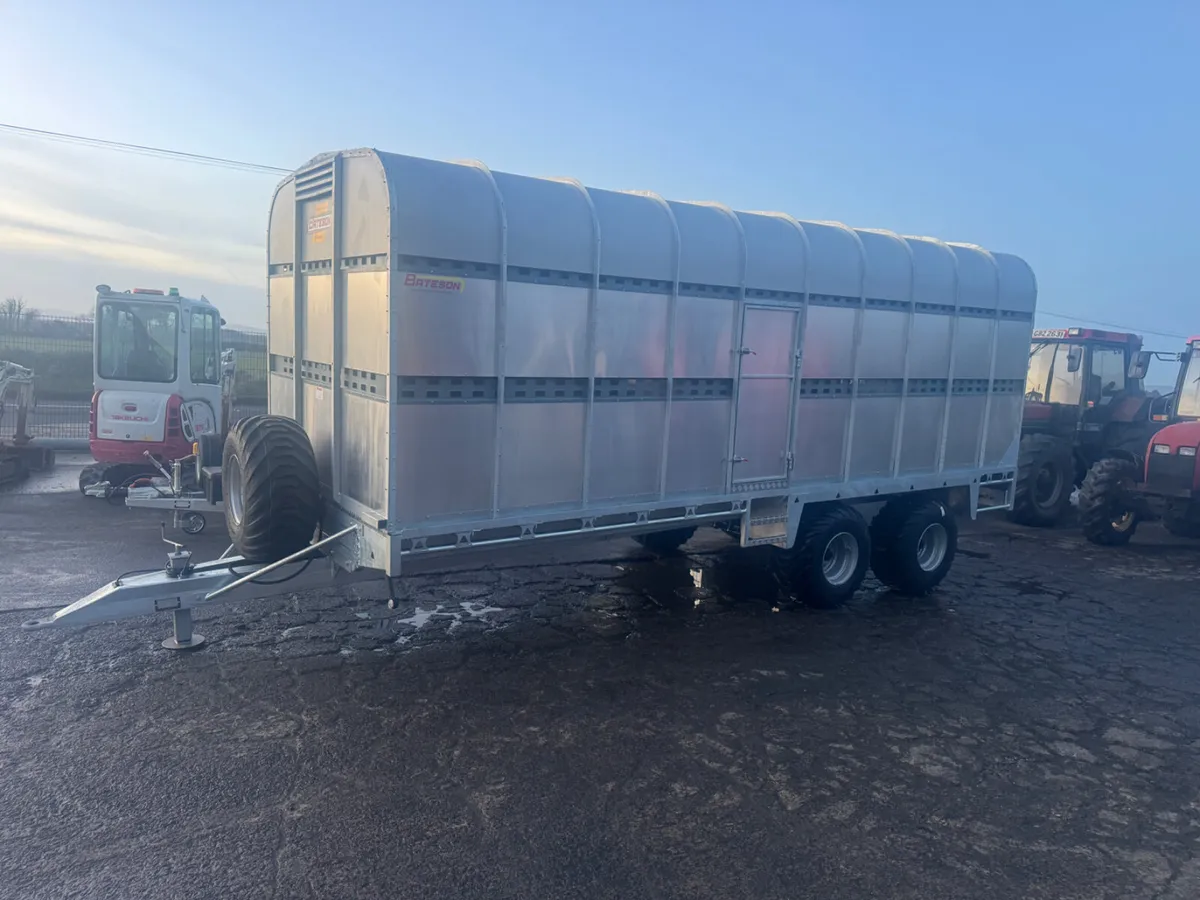 Bateson 100LT Tractor Livestock Trailer - Image 1